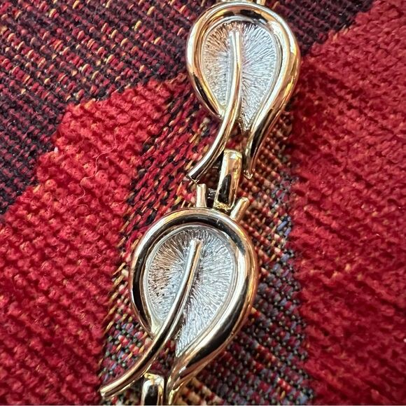 Vintage Tara Silver & Gold Collar Necklace - Picture 4 of 11